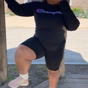 Long sleeve champion shirt🖤